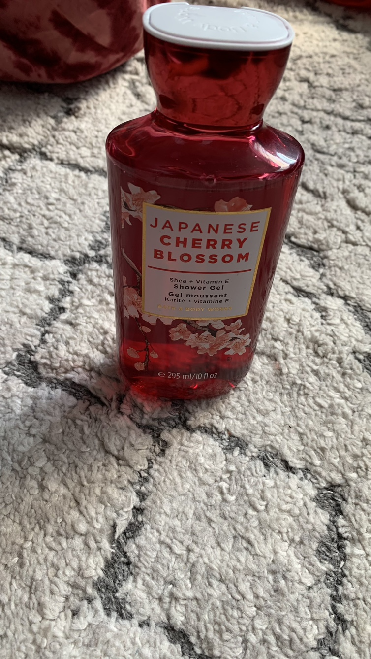 Bath & Body Works Cherry Blossom Shower Soap - photo 3