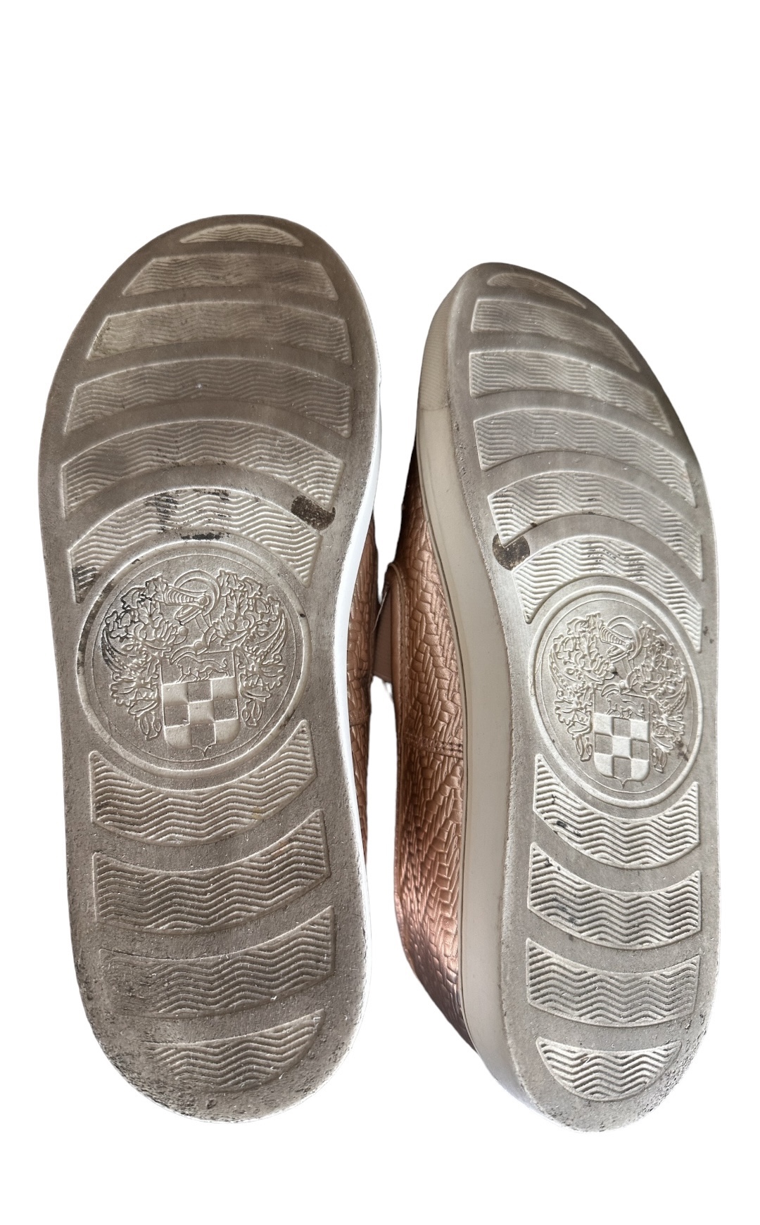 Vince Camuto slip-on sneakers image indicator(4)