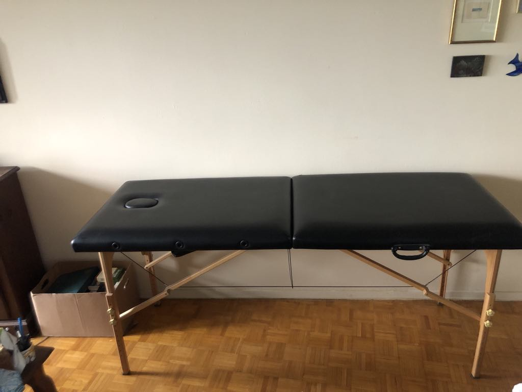 Massage table / Reiki Table