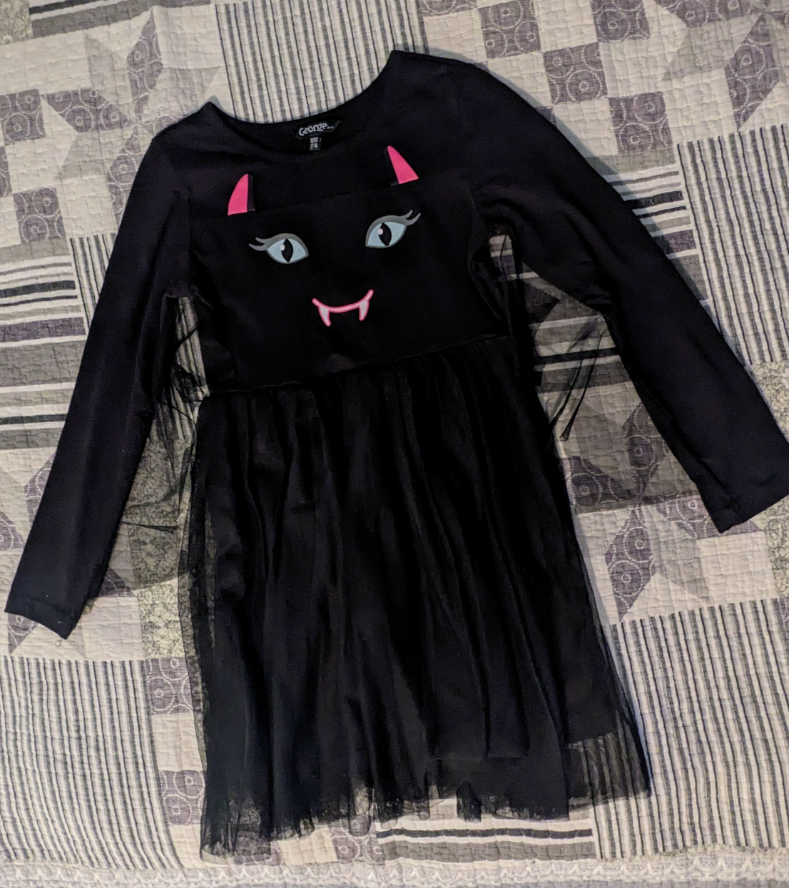 Bag of young girls clothes sizes 7-8 - photo 4