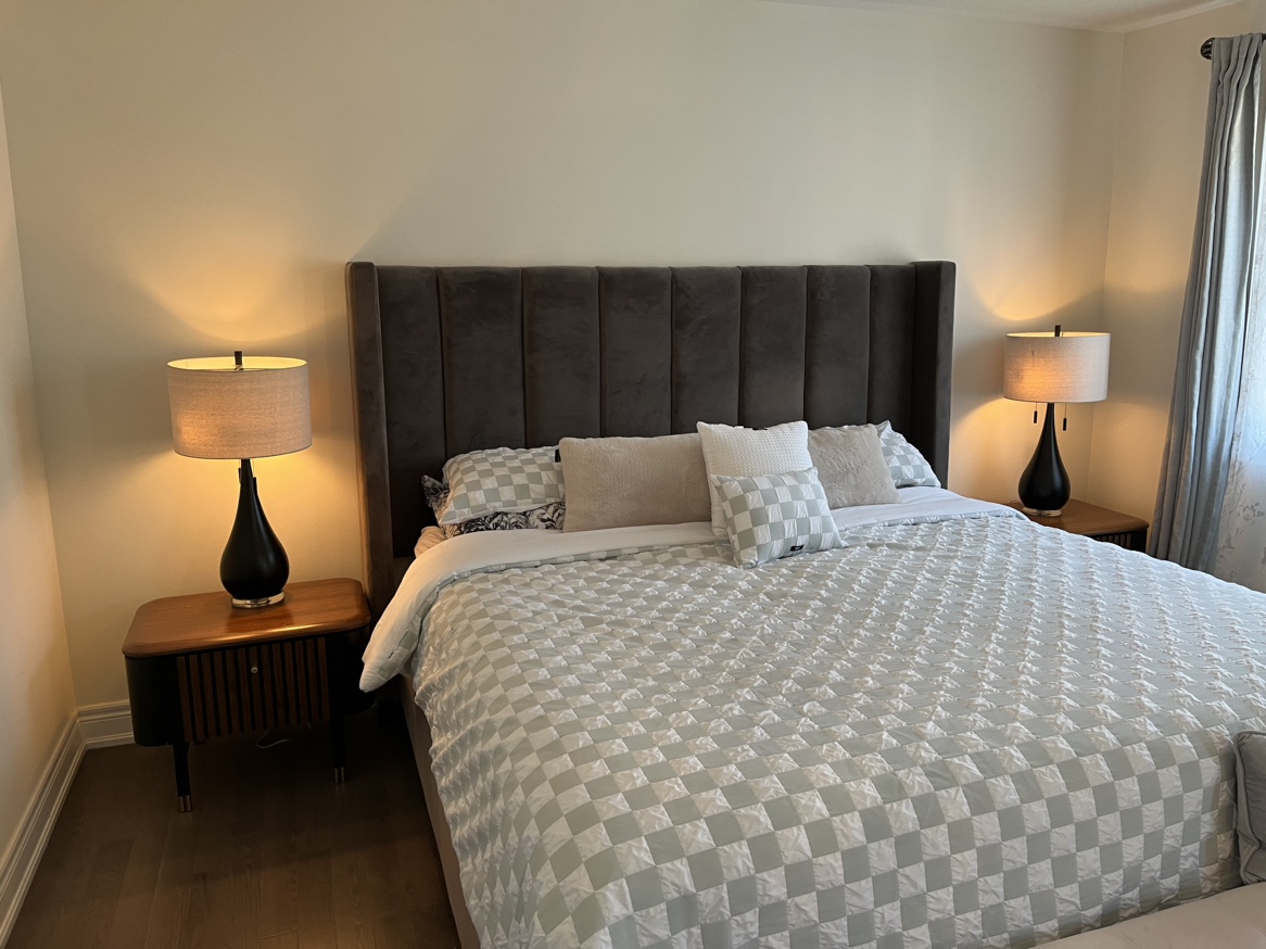KING SIZE BED WITH STERN & FOSTER MATTRESS