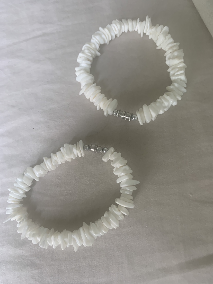 #freecycle 2 white shell bracelets from Hawaii thumbnail