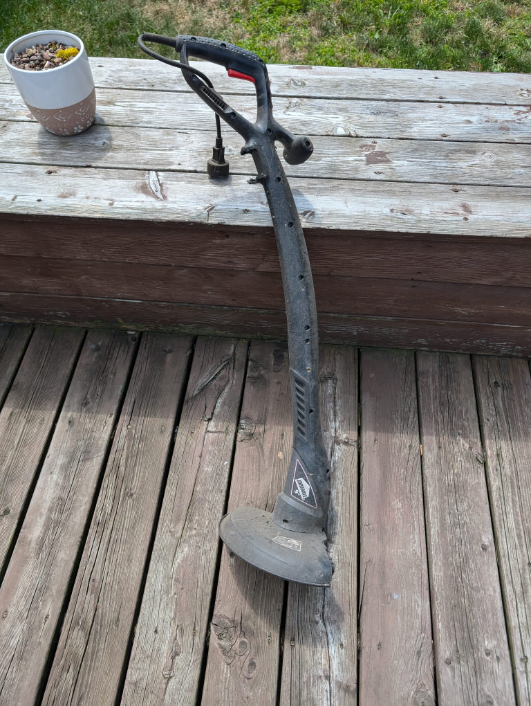 lawn trimmer