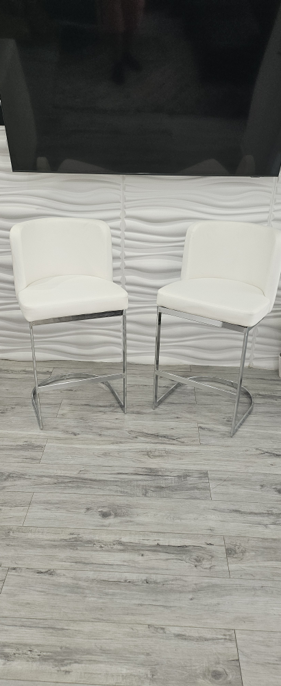 white bar stools thumbnail