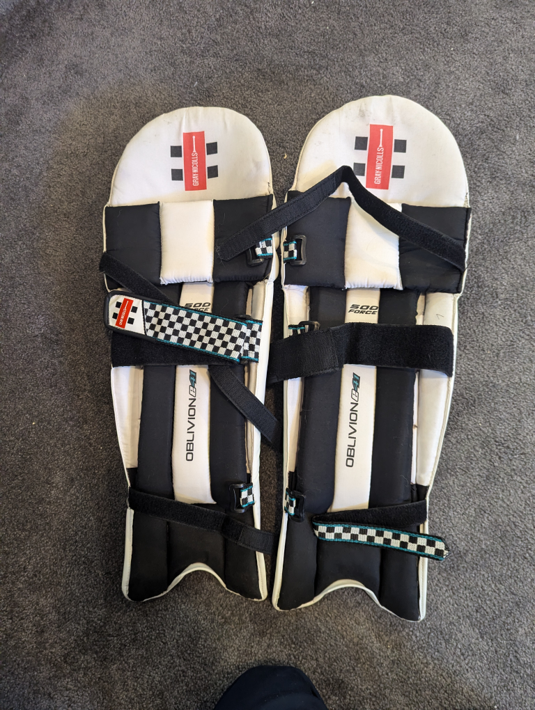 Cricket equipment - photo 3