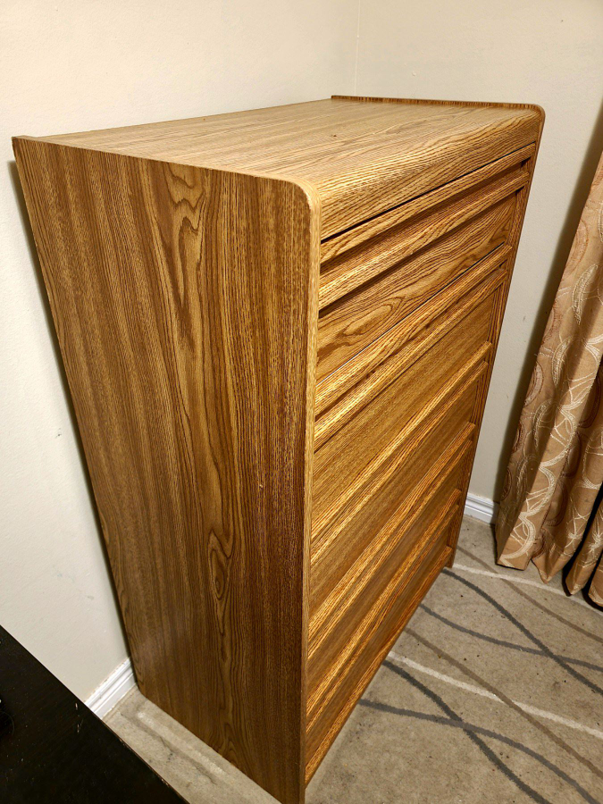 Chest of drawer