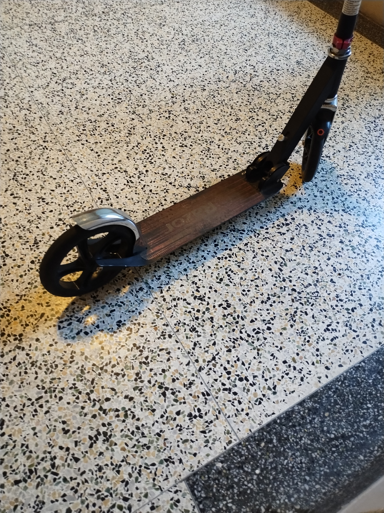 razor black label A5 lux kick scooter - photo 5