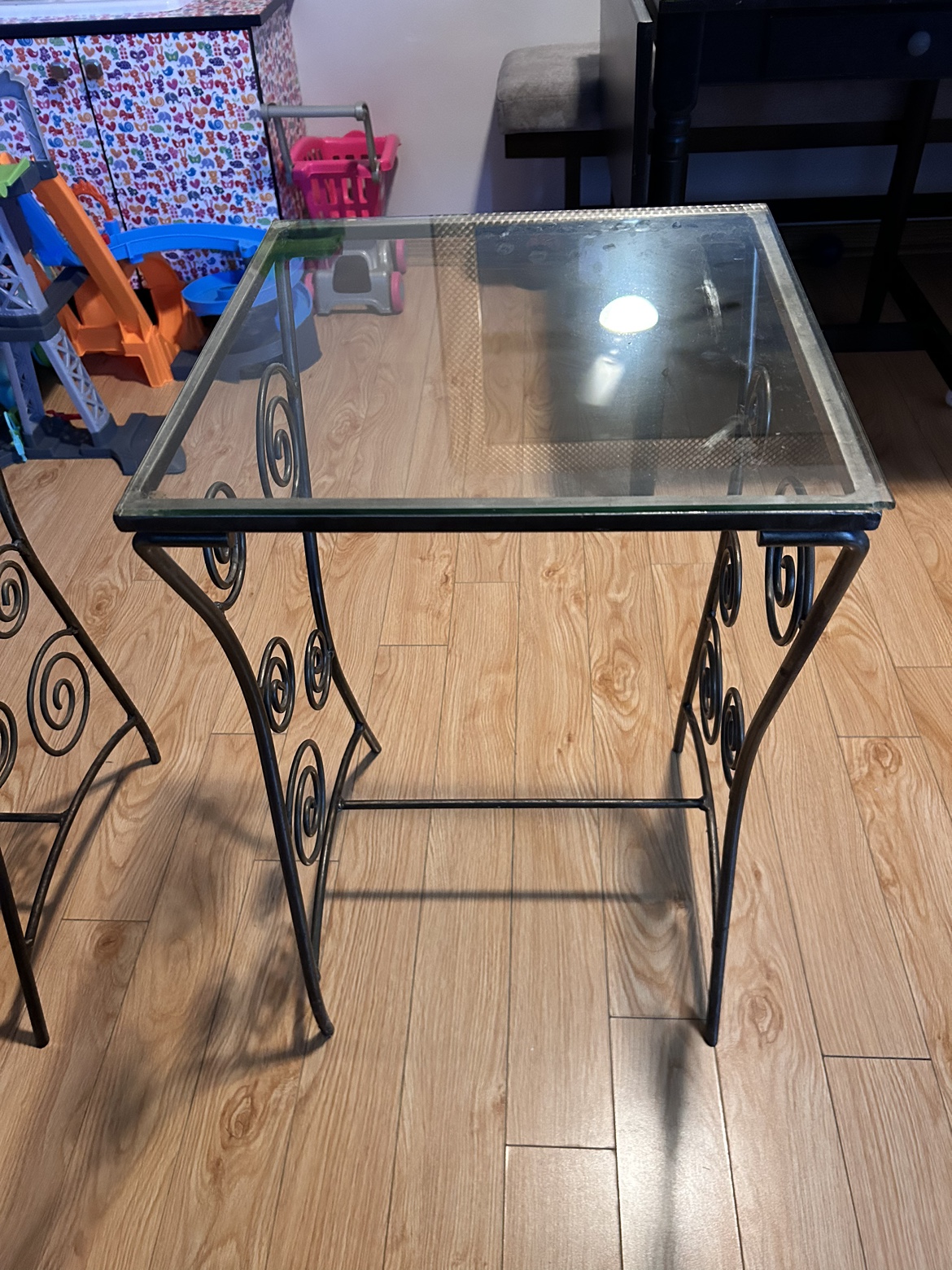 Coffee and end tables image indicator(4)