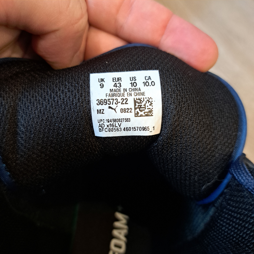 slightly used Men's size 10 Puma Hi top blue black sneakers - photo 3