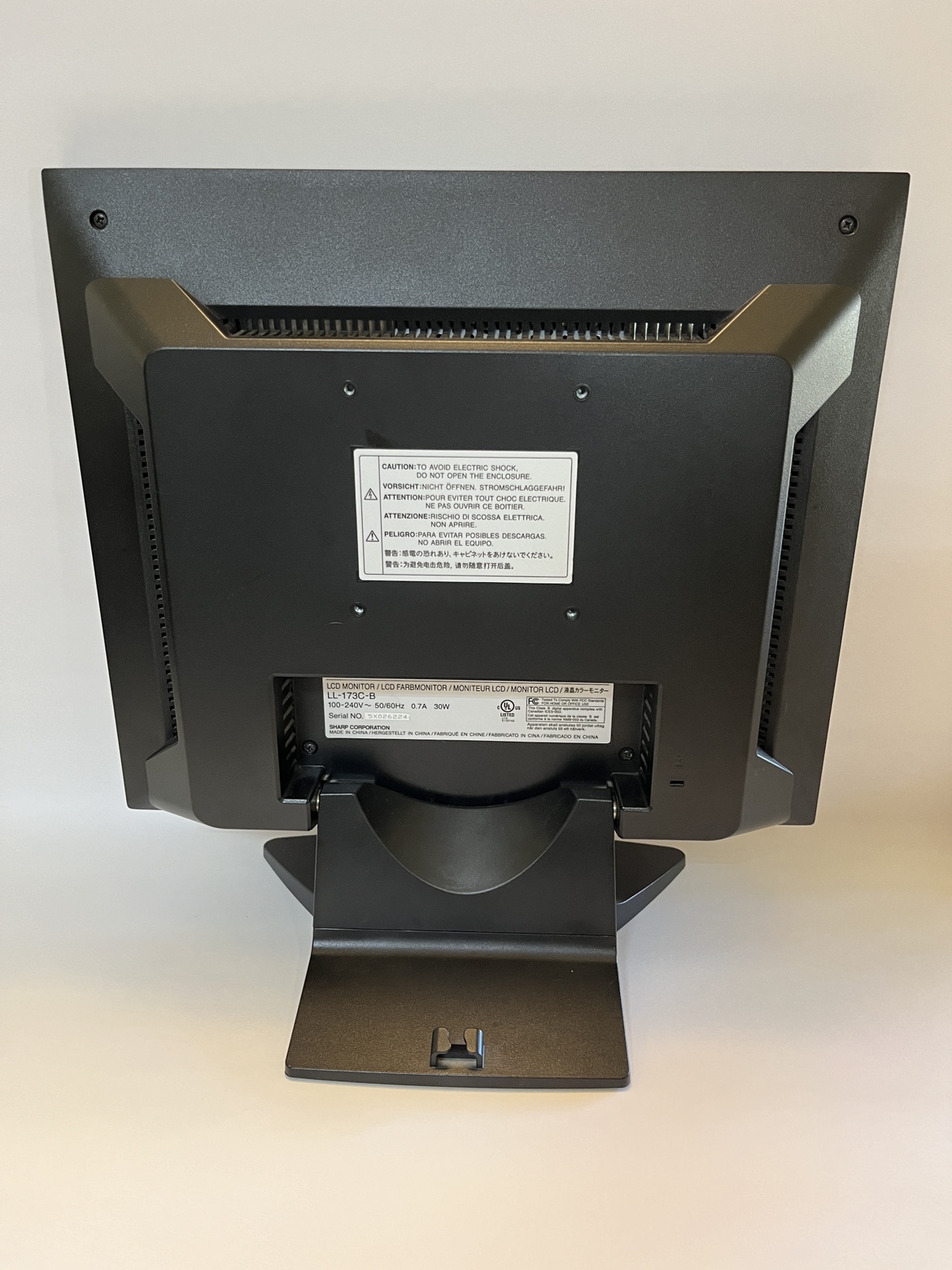 Like New Sharp 17” Computer Monitor - comes with power cord image indicator(5)