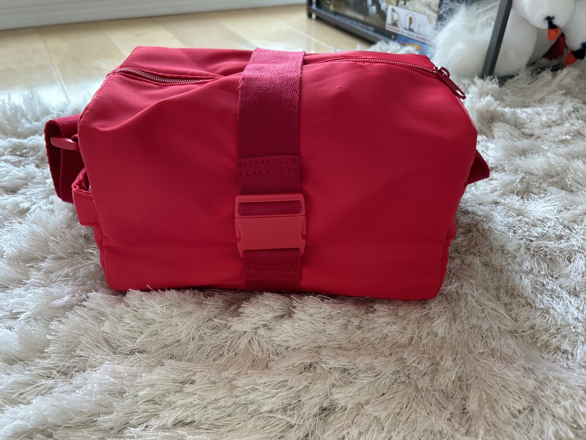 Red mini gym bag (brand new - never opened)