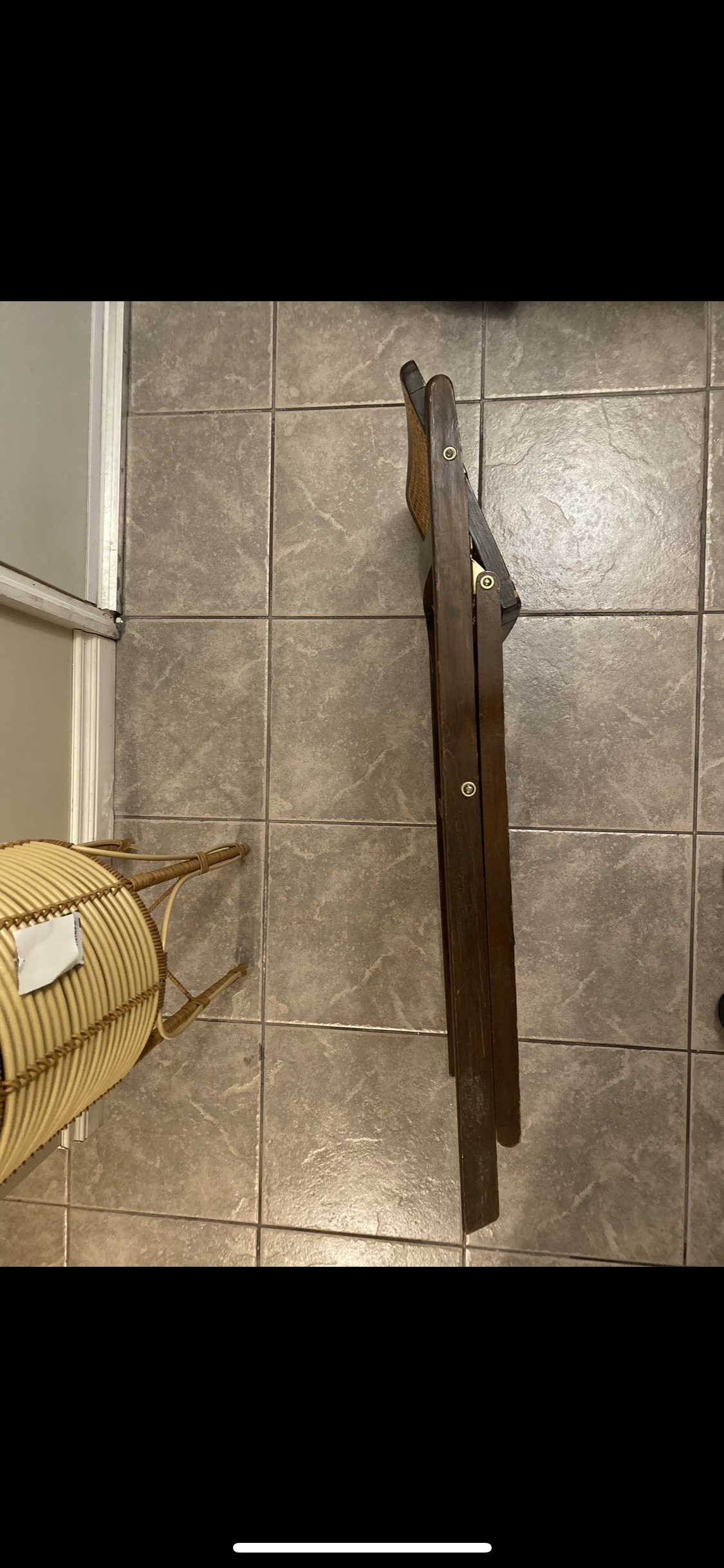 WOODEN FOLDING RATTAN CHAIR image indicator(6)