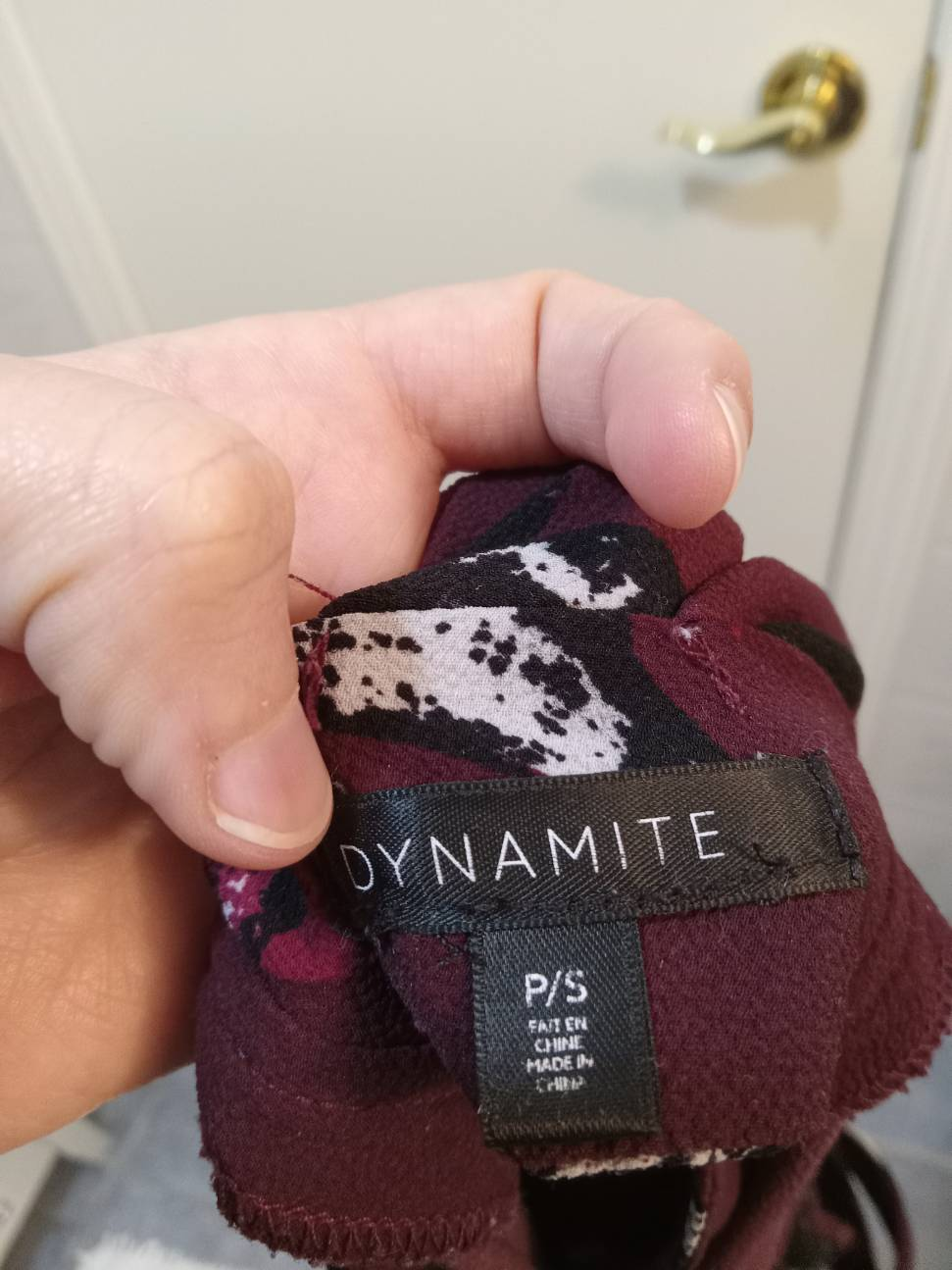 DYNAMITE dark floral sleeveless blouse, size small (S) image indicator(4)