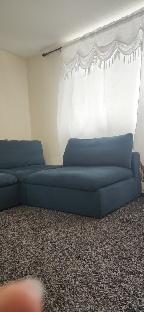 Leons Sofa-Moving sale image indicator(2)