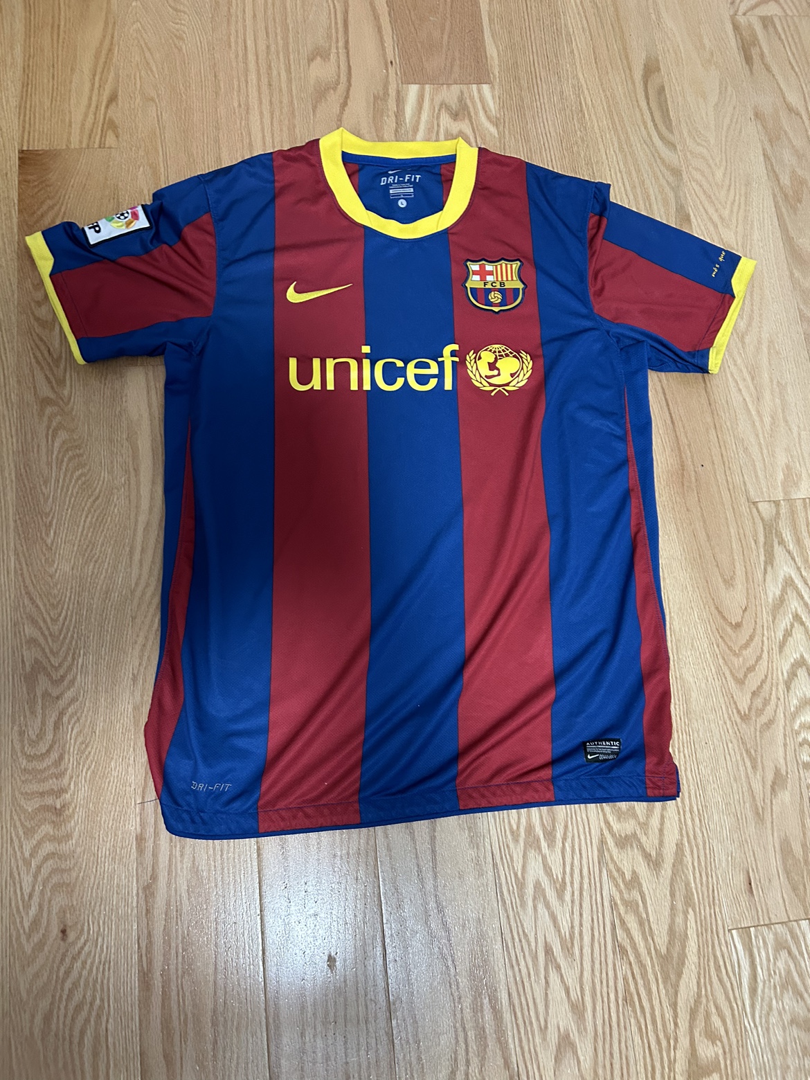 Vintage FC Barcelona 07/08 Jersey thumbnail