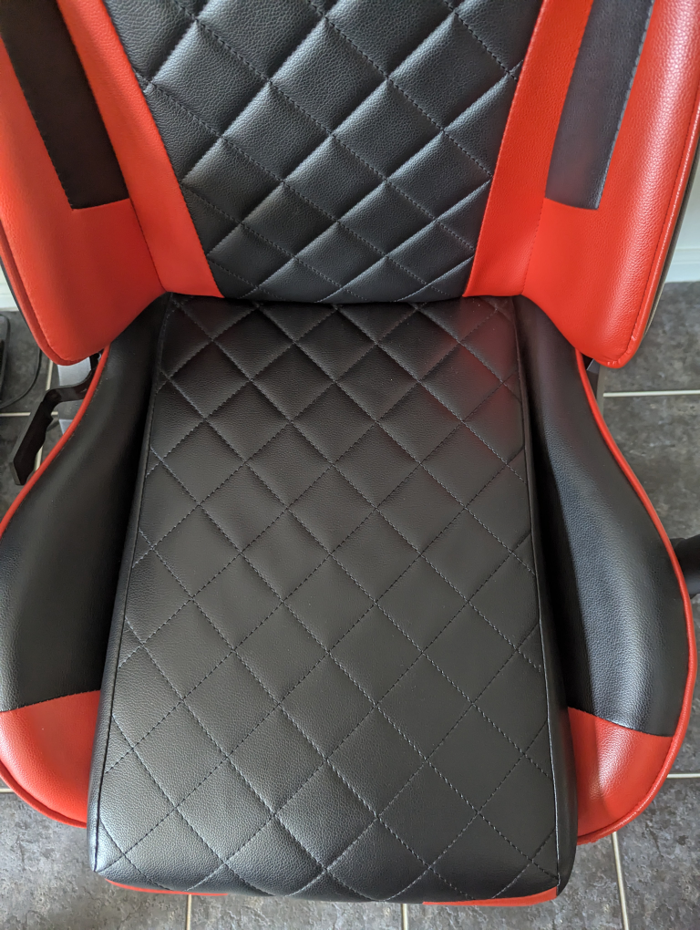 High Quality Gaming Chair, adjustable height & seating angle. - photo 5
