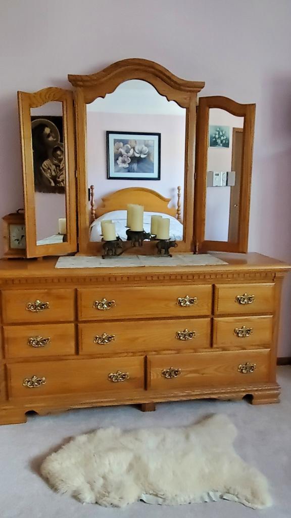 Bedroom set  6pcs by Vaughan Bassett solid wood thumbnail