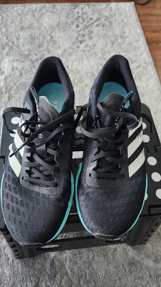 Size 8 Women Addidas Primeblue - photo 3