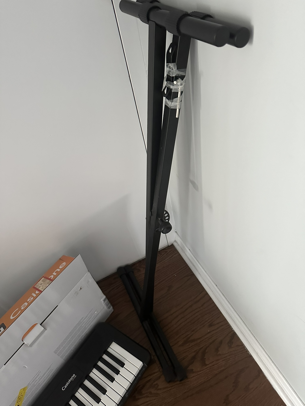 Casio keyboard with stand - photo 4