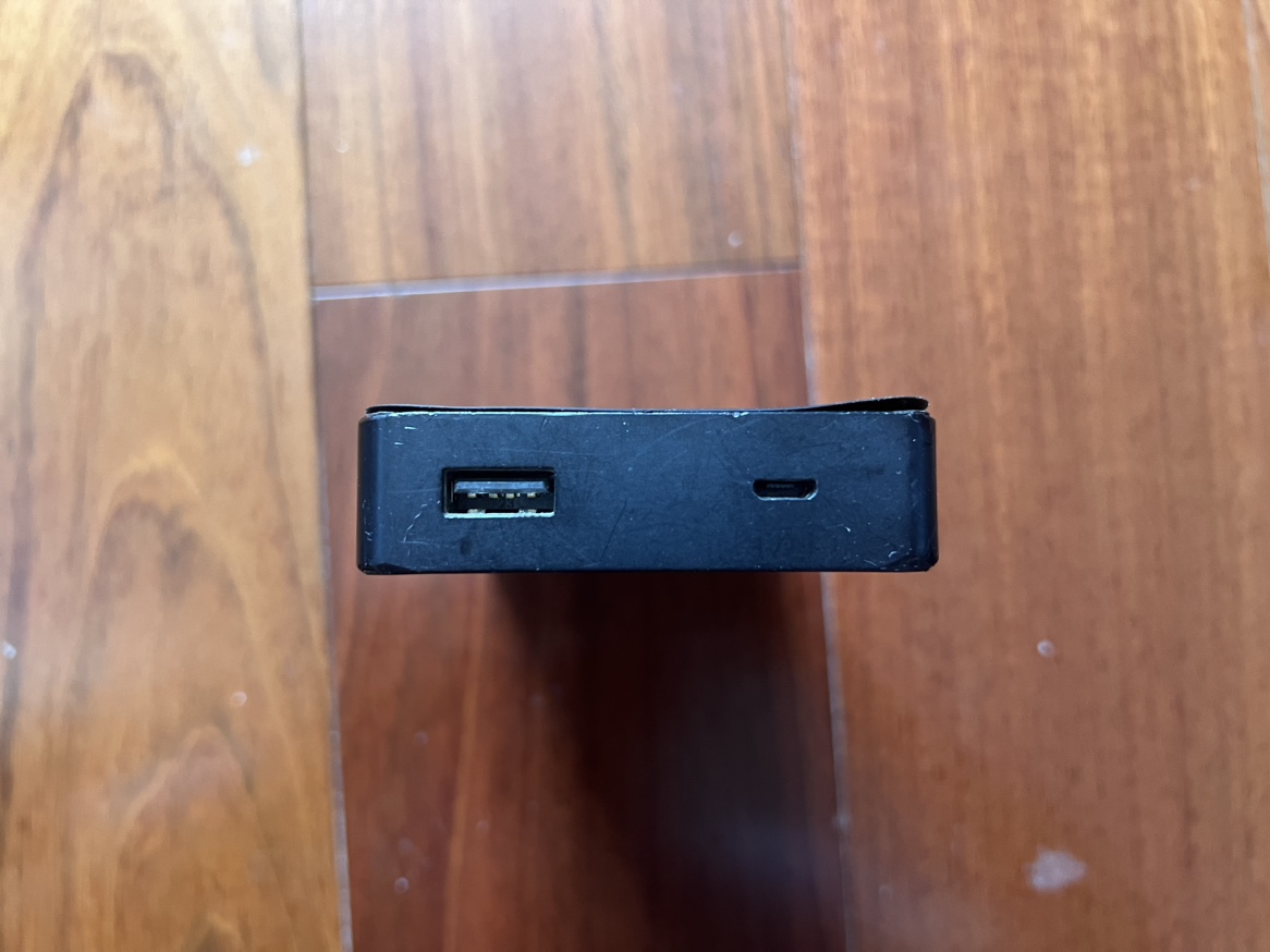 10,000mAH Mophie Charge Force Wireless Battery Bank image indicator(2)