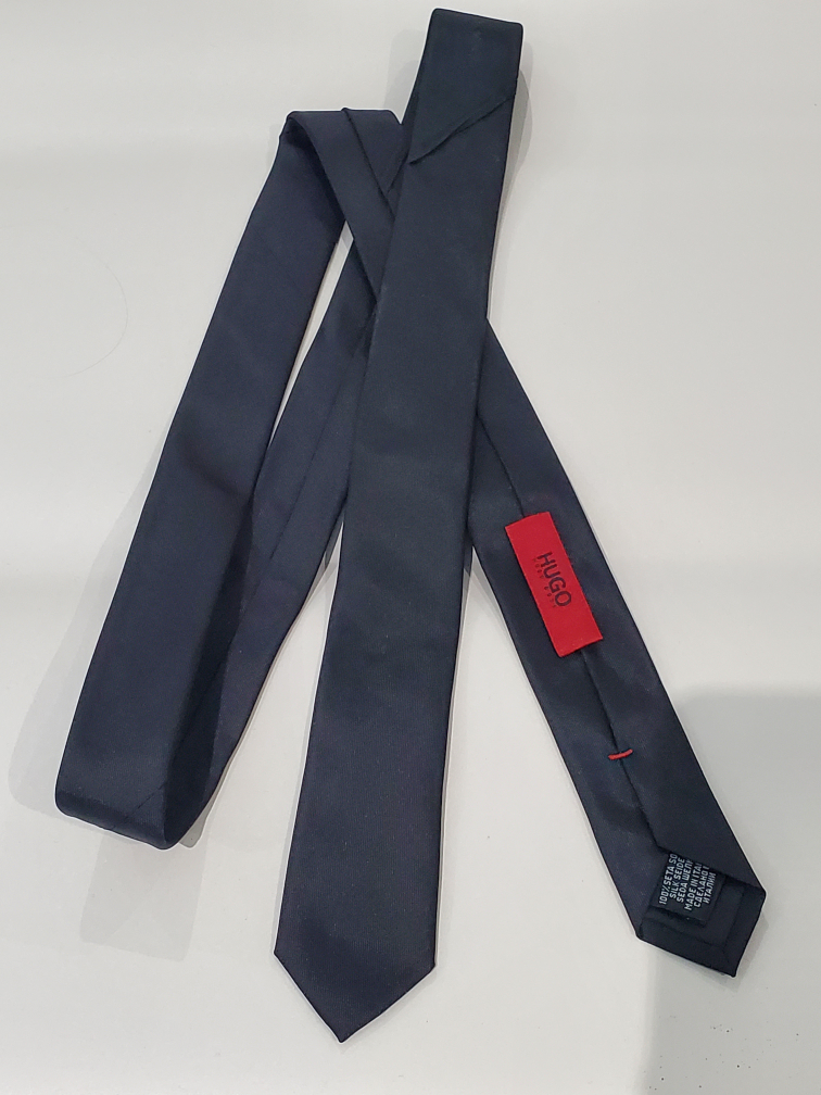 Hugo Boss 100% Silk Skinny Black Tie thumbnail