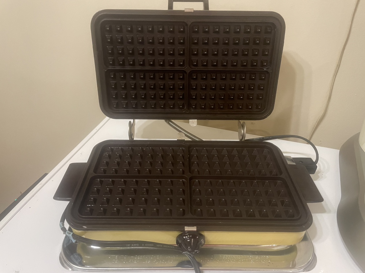 Vintage Toastess Waffle Maker 1980 thumbnail