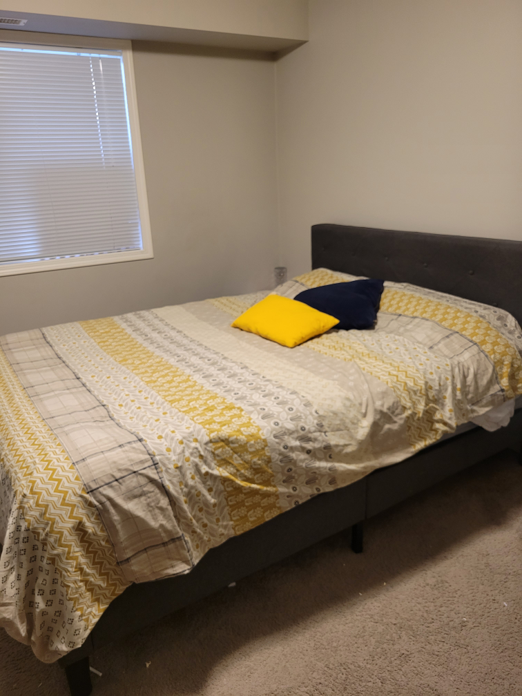 Queen Size Bed & Spring Mattress - photo 2