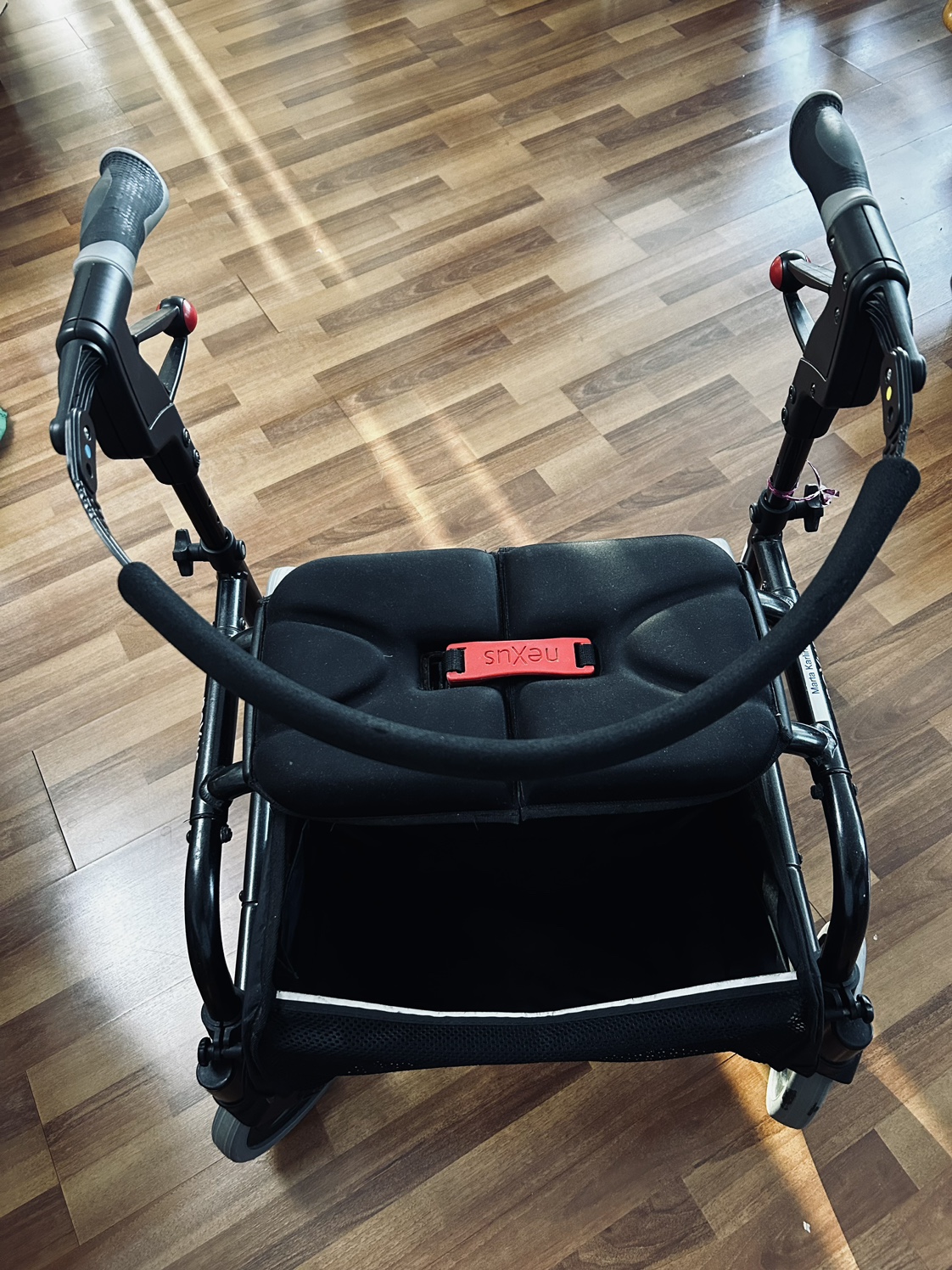 Nexus folding walker for seniors - photo 5