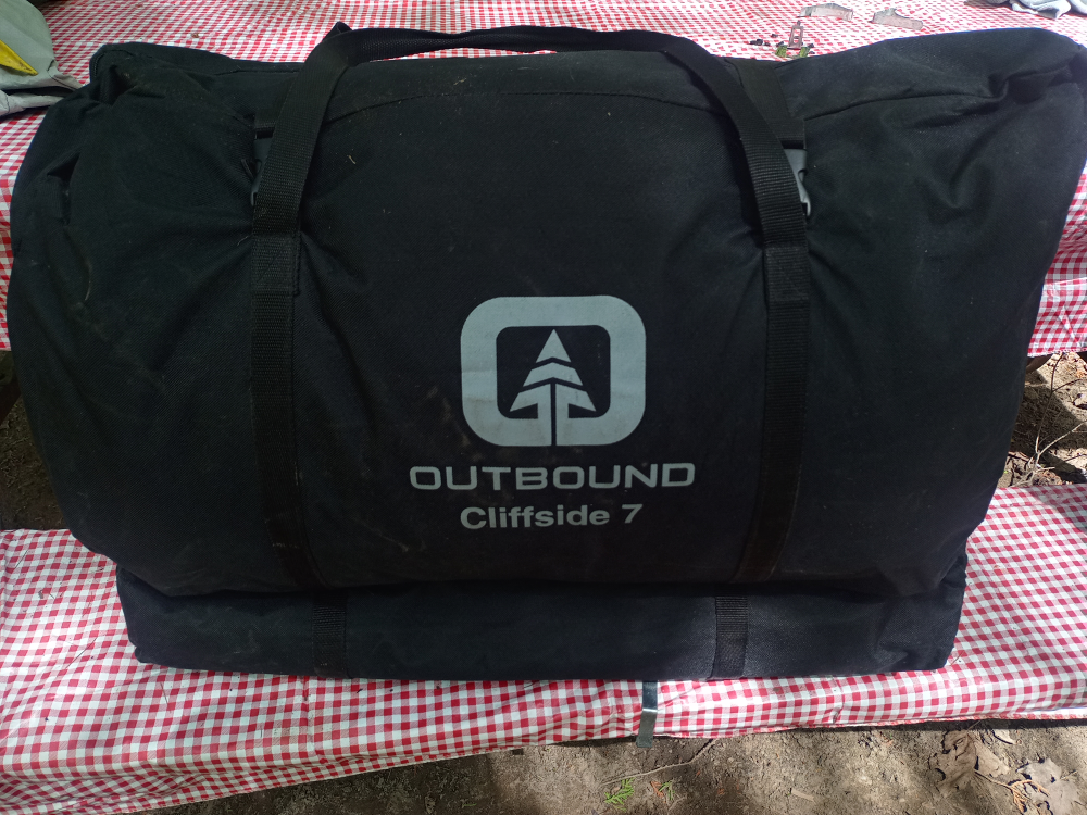 7 person tent with large vestibule image indicator(3)