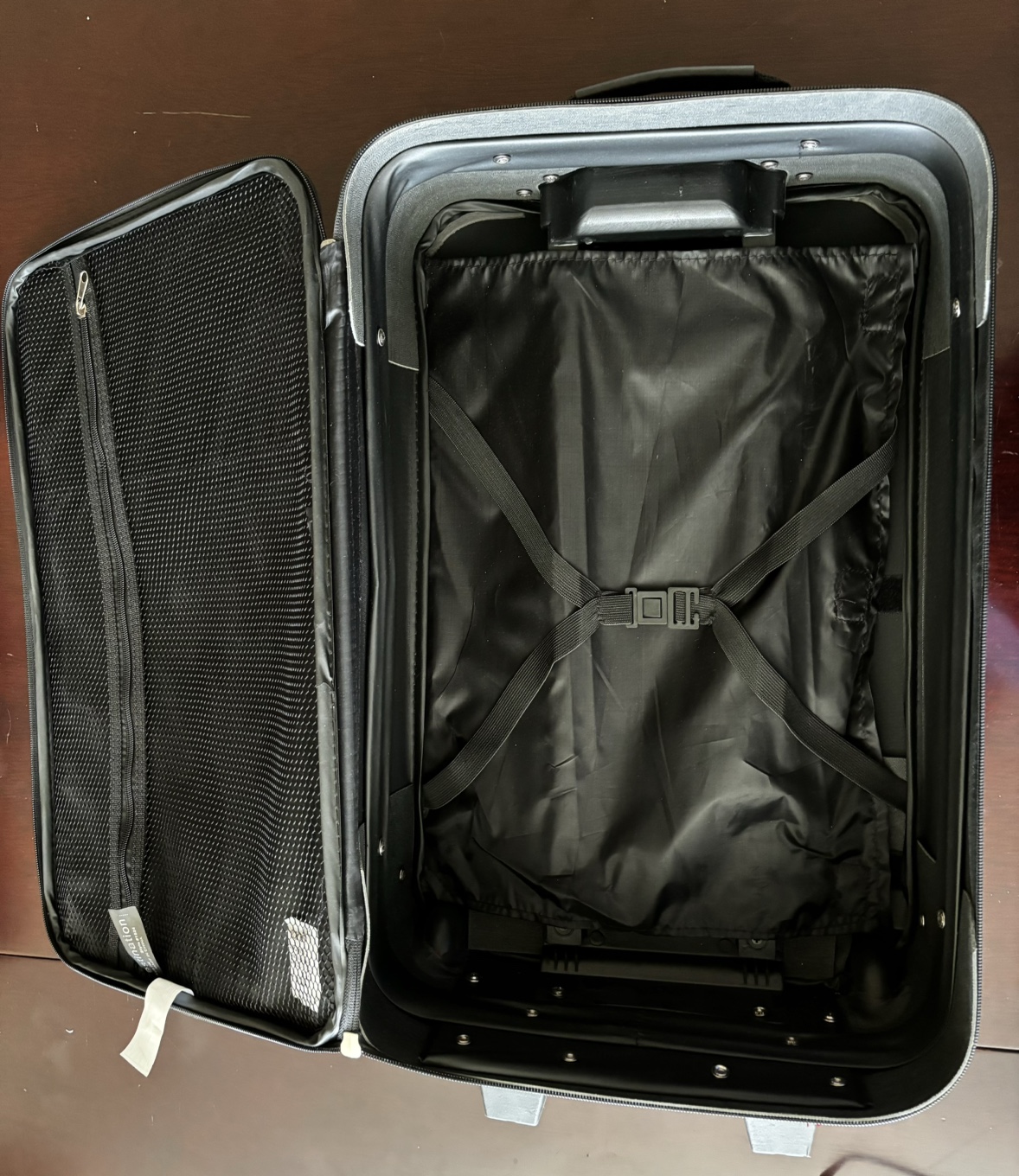 Carry-On Luggage image indicator(3)