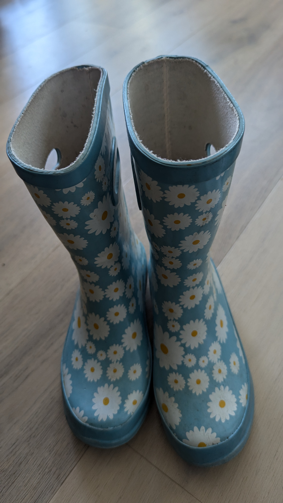 size 1 rain boots