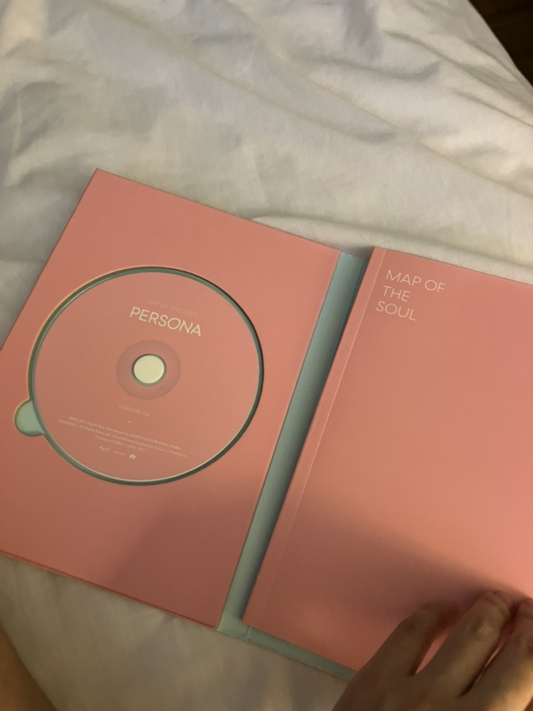BTS Albums: Persona Ver. 4 and Wings image indicator(3)