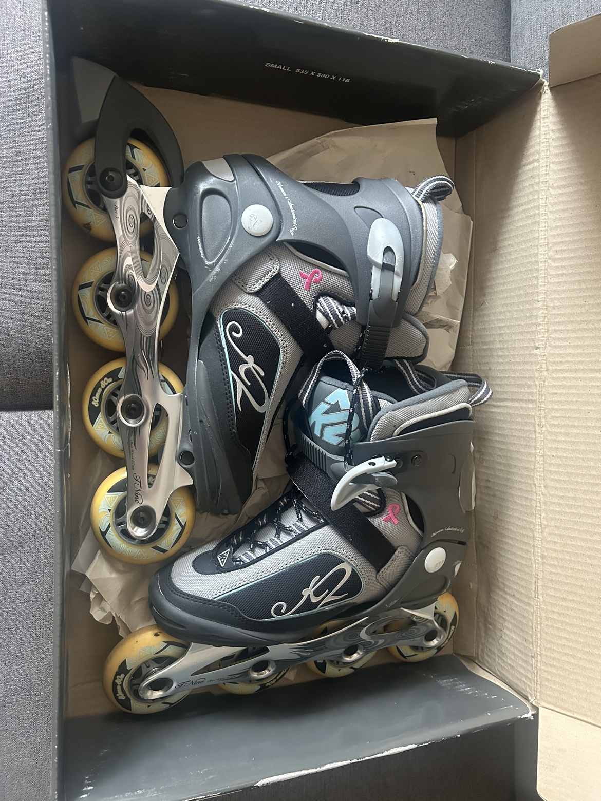 Women’s rollerblades