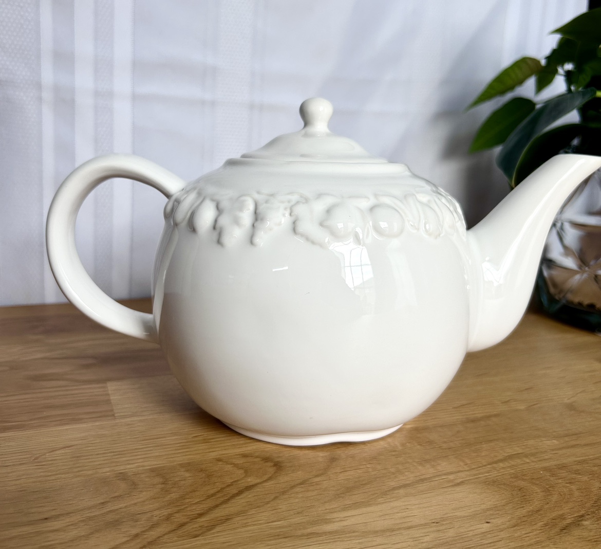 Ceramic Tea Pot ☕️ thumbnail