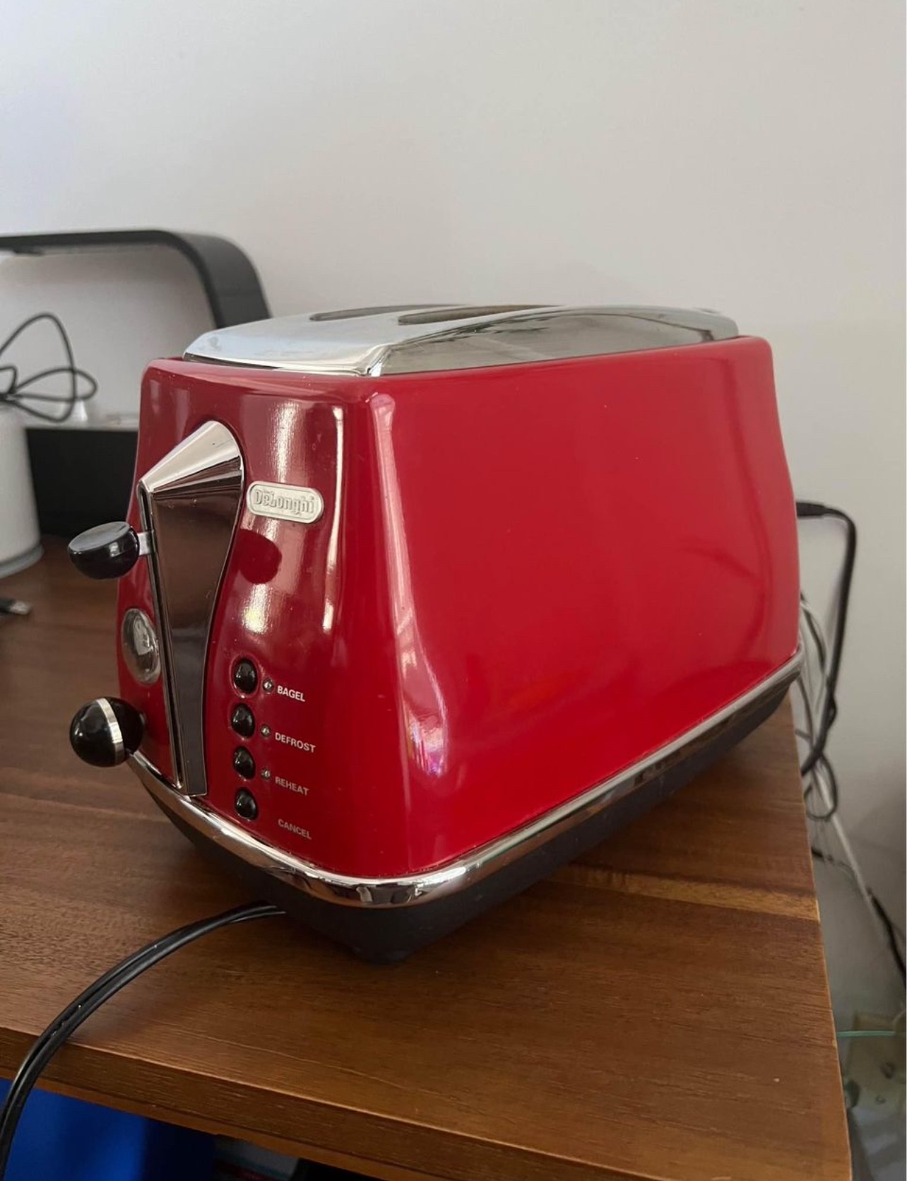 Red Delonghi Toaster (Tokyo red) - photo 2