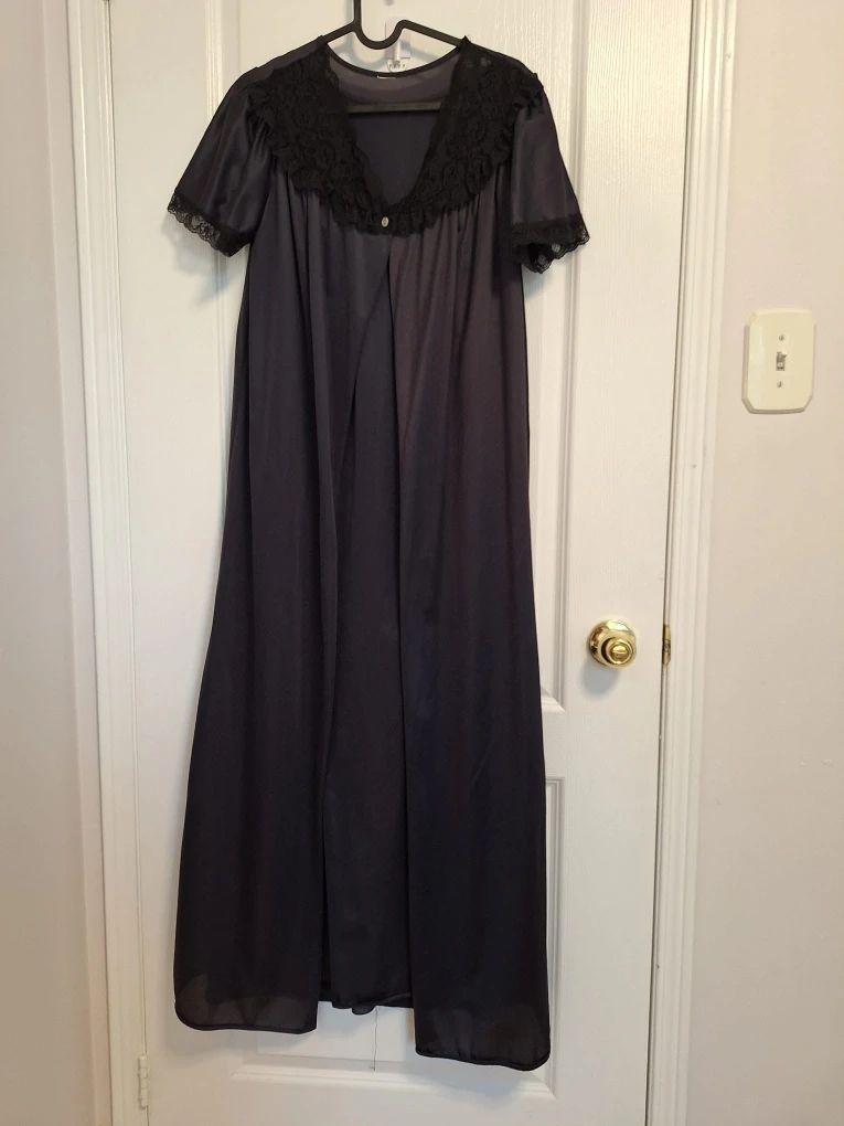 Nice 2 pc Night Dress / Sleep Wear image indicator(4)