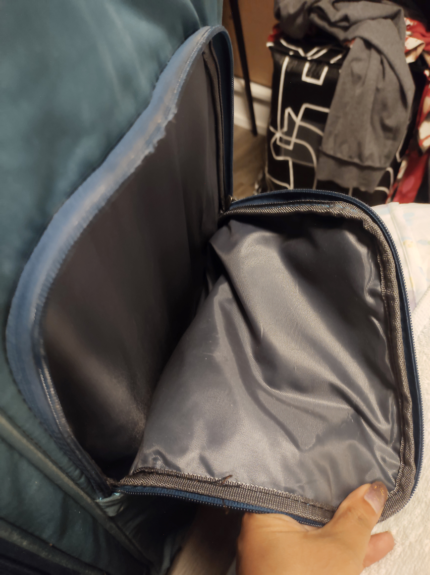 Large Suitcase image indicator(7)