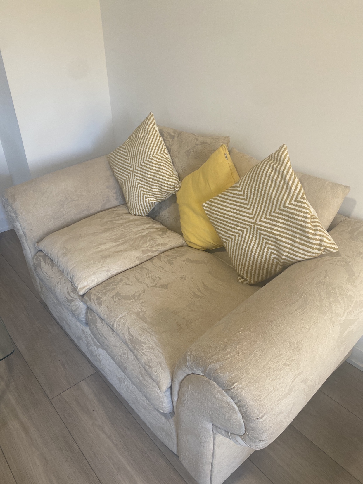 Two-Seater Sofa - photo 2