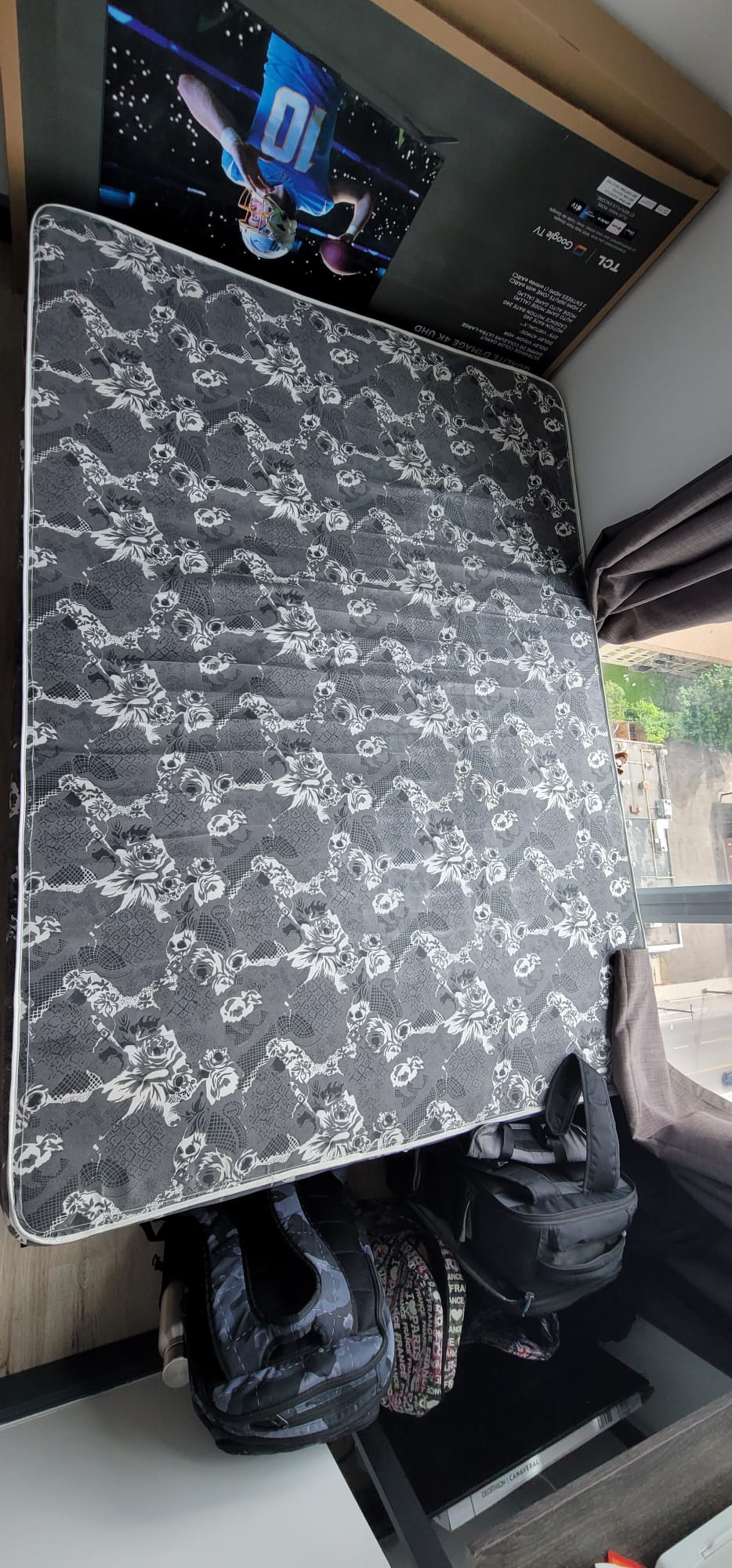 Queen Mattress plus base - photo 3