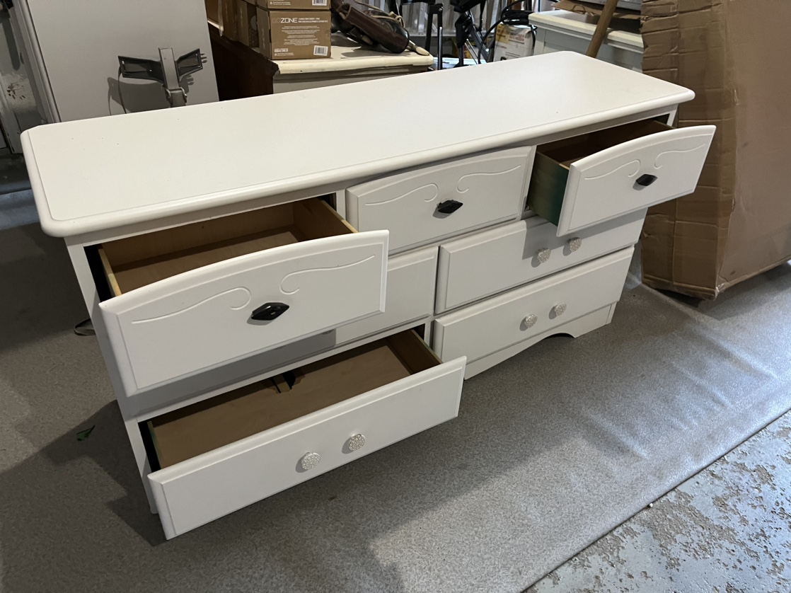 White dresser - photo 4