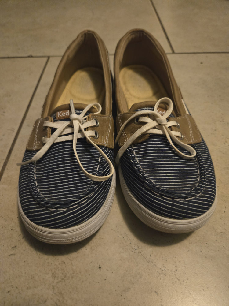 Sperry-Style Keds Boat Shoes Size 7/37.5/4.5 image indicator(2)