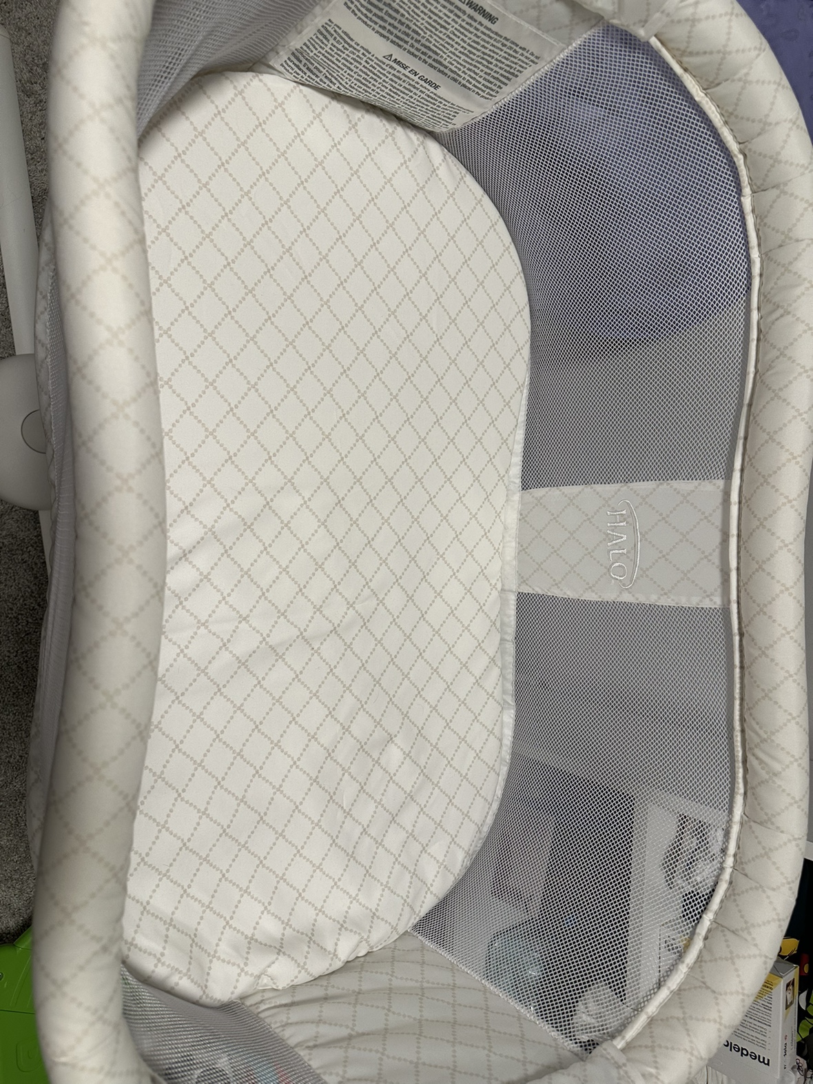 Halo Essentia Swivel Bassinest image indicator(2)