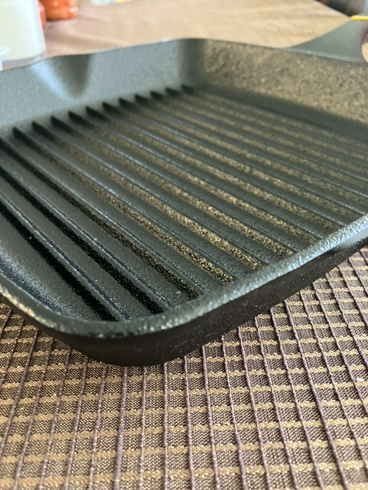 Square Cast Iron with Grill Lining (comes with silicone cover!) image indicator(3)