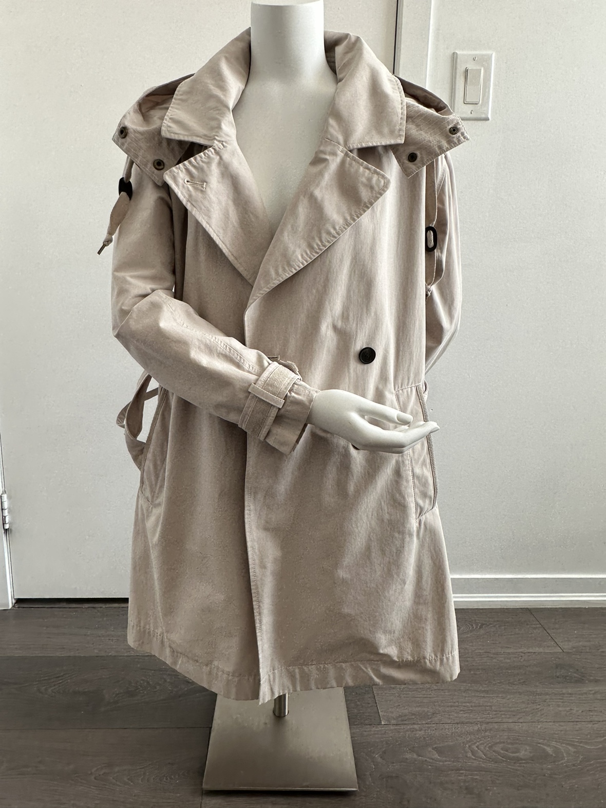 Short trench thumbnail