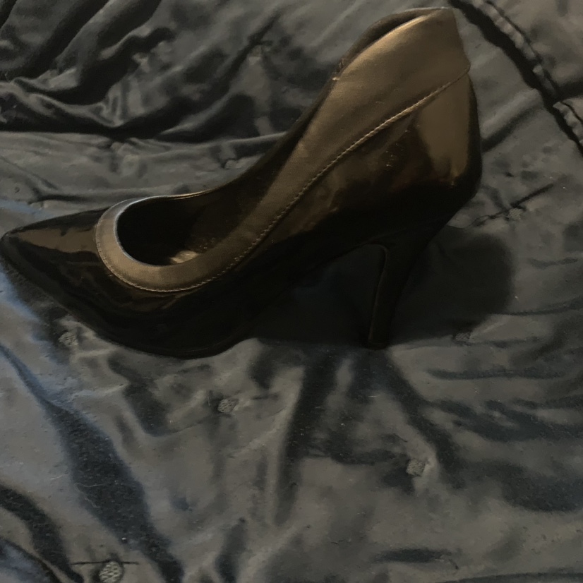 #freecycle black patent shoes- size 8 image indicator(2)