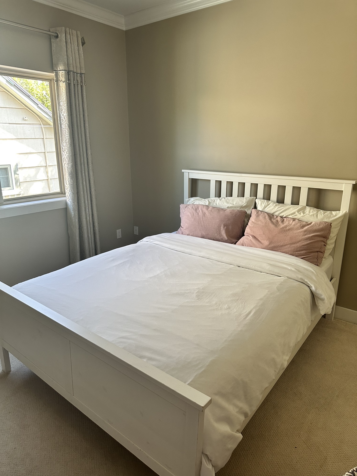 White IKEA HEMNES bed frame - photo 5