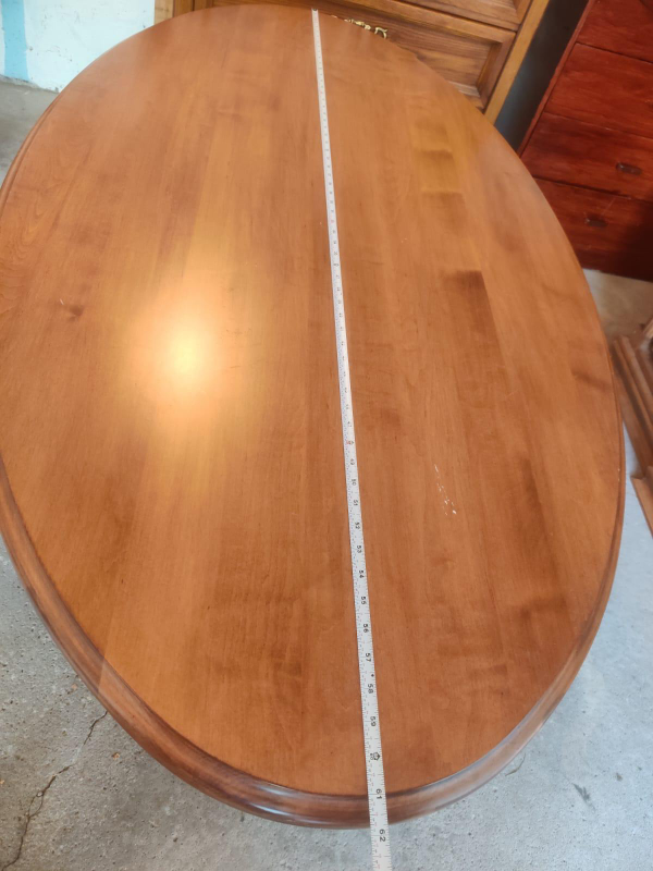 oval coffee table