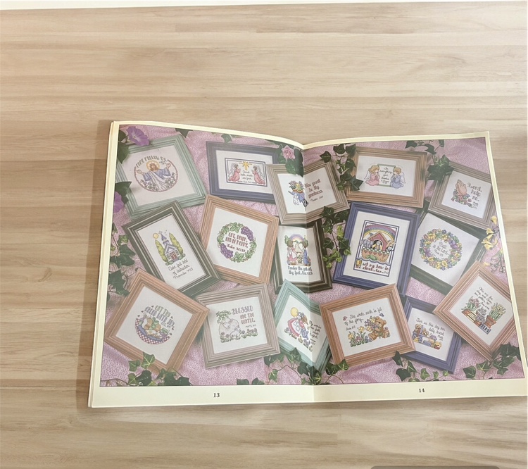 Mini Scriptures Praying Hands Cross Stitch Needlepoint Book 97 image indicator(3)