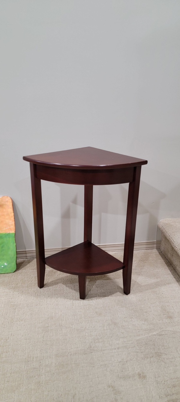 Corner Table