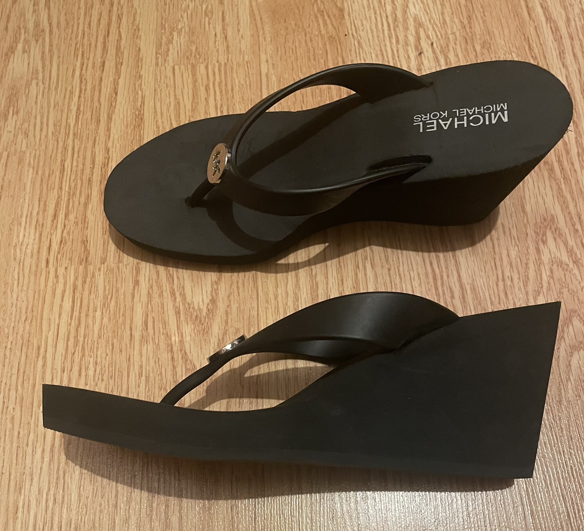 Michael Kors platform flip flops image indicator(2)